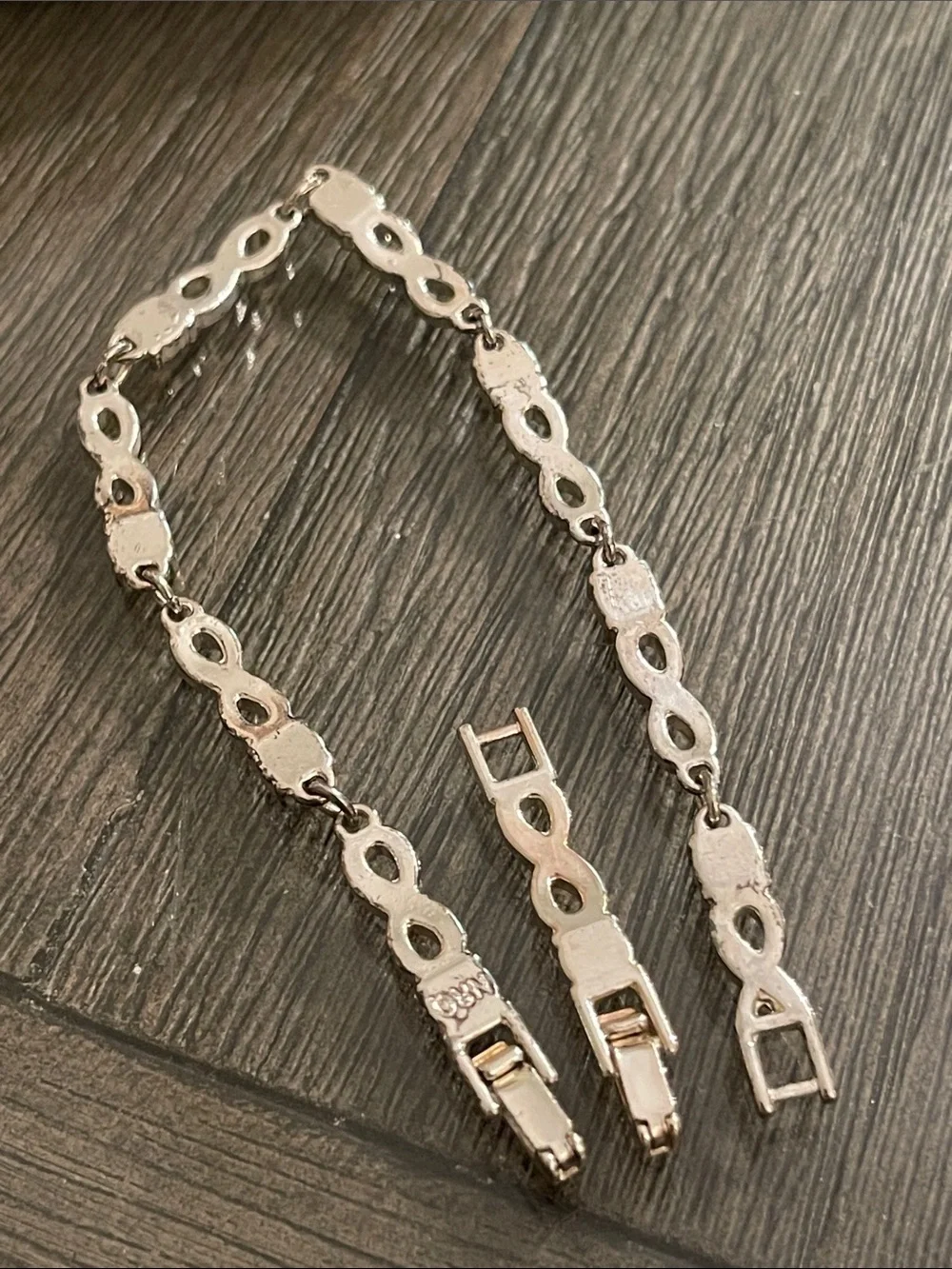 Avon 2015 Domestic Violence Tennis Bracelet with Extender 7 1/4” & 8 3/8” approx